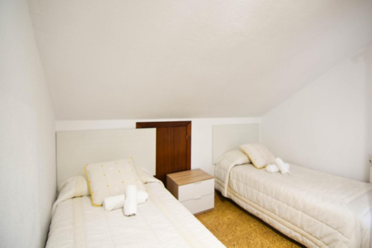 Amplio Y Comodo Chalet En Ajo Con Preciosas Vistas Exteriör bild